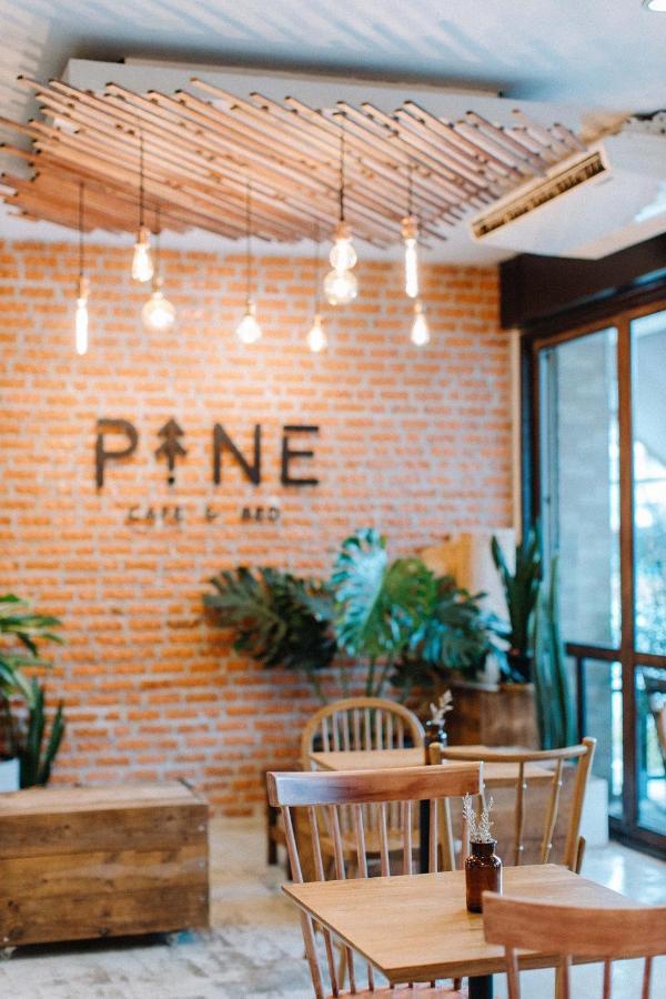 Отель Pine Cafe'&Bed Аюттхая Экстерьер фото