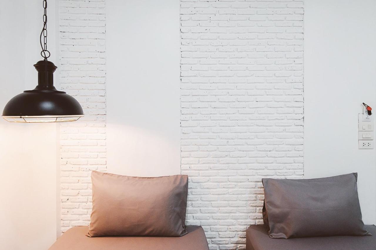 Отель Pine Cafe'&Bed Аюттхая Экстерьер фото