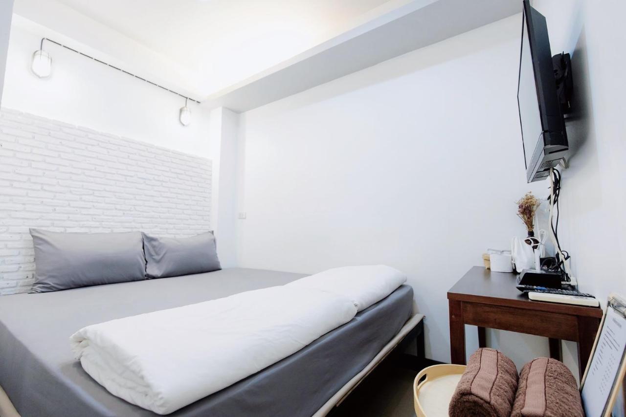 Отель Pine Cafe'&Bed Аюттхая Экстерьер фото