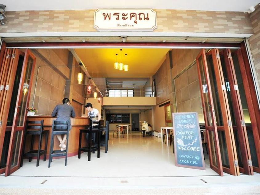 Отель Pine Cafe'&Bed Аюттхая Экстерьер фото
